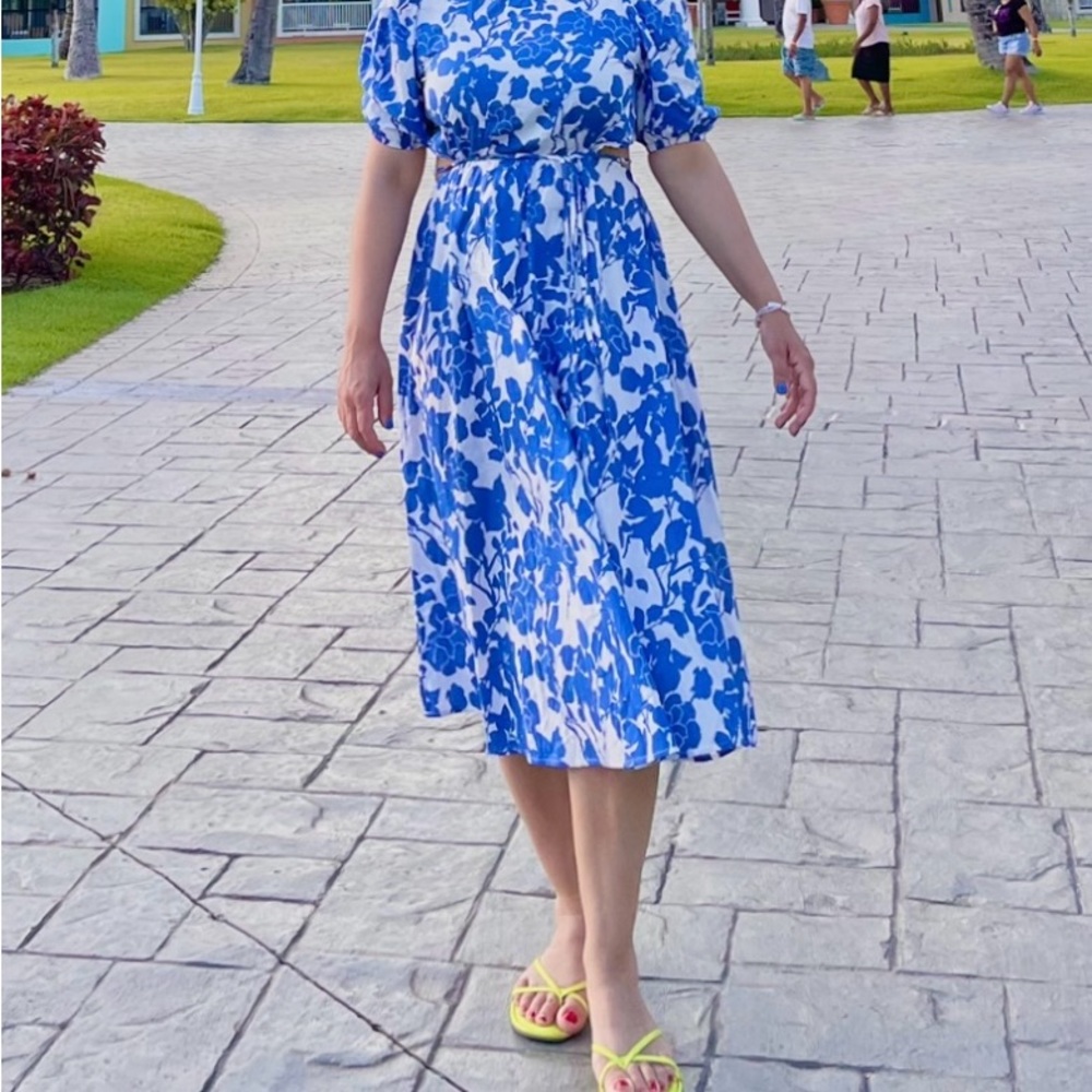 Beautiful cotton summer dress. - Picture 3 of 4